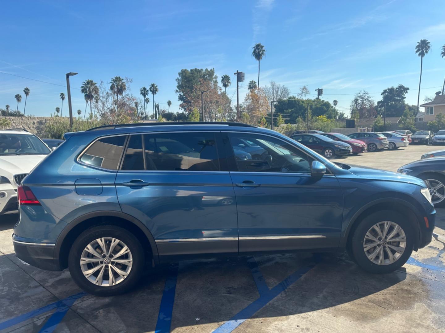 2018 BLUE Volkswagen Tiguan (3VV3B7AX8JM) , AUTOMATIC transmission, located at 30 S. Berkeley Avenue, Pasadena, CA, 91107, (626) 248-7567, 34.145447, -118.109398 - Photo#4